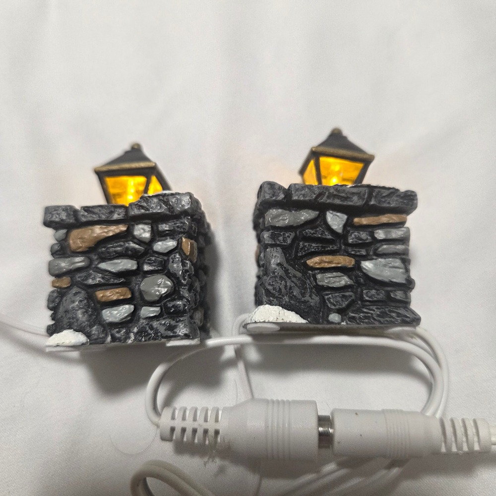Department 56 Lit Stone Gate Posts Christmas Village Accessory 2018 Set of 2 - Picture 2 of 5